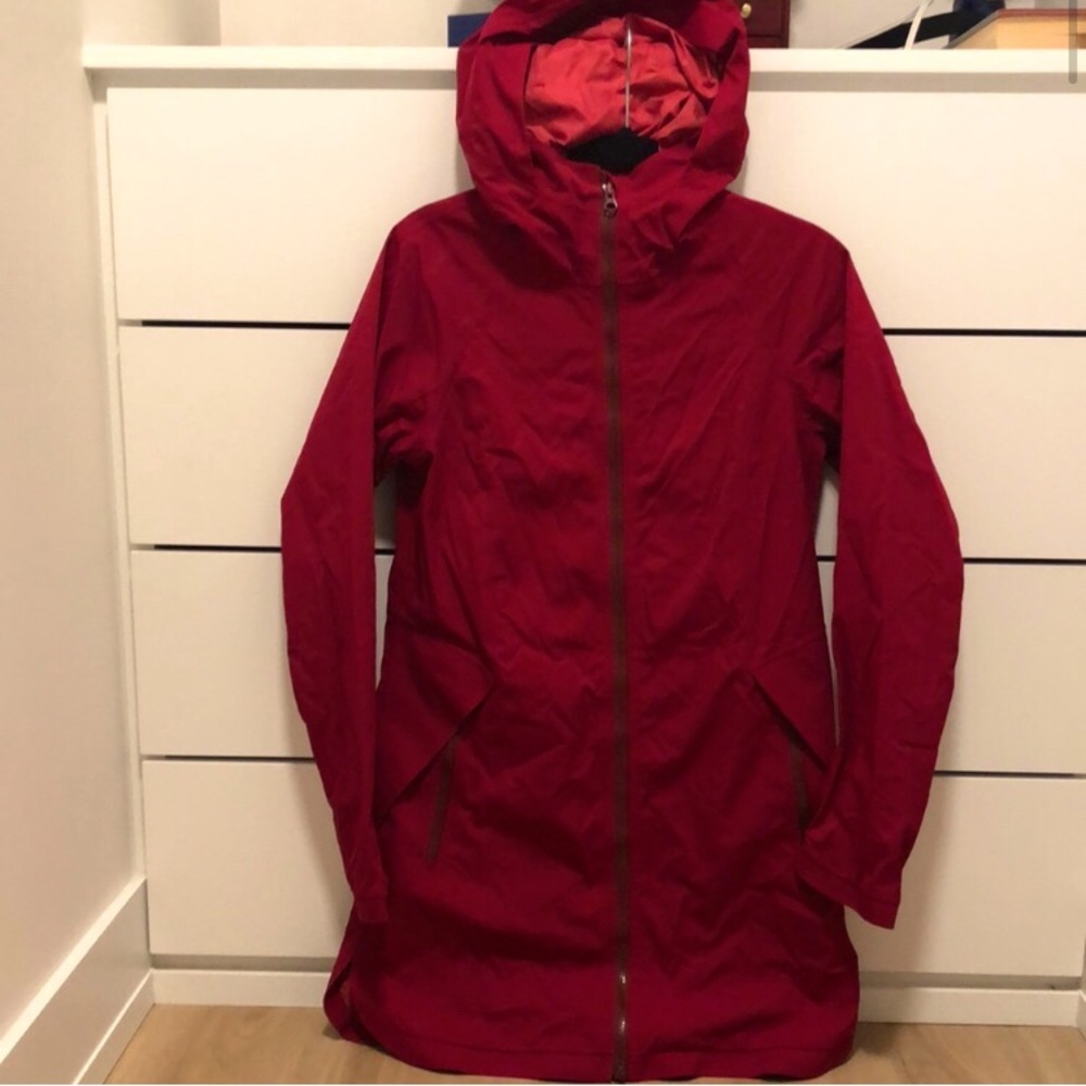 Lululemon Rebel Rain coat